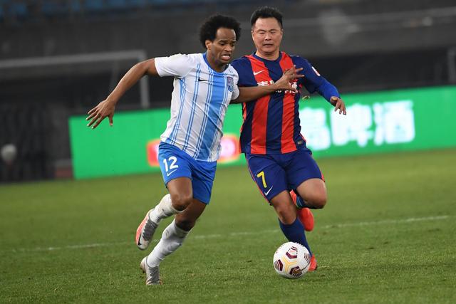 哈登12+6+16库里26分 快船险胜终结勇士3连胜